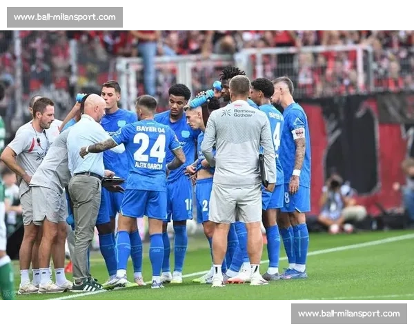 滕哈赫力挽希克留队！英超意甲豪门争抢捷克锋霸